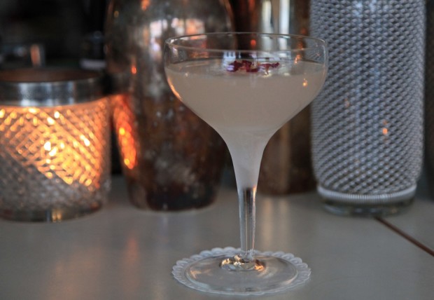 Lychee and Rose Martini © Le Verre à Monique