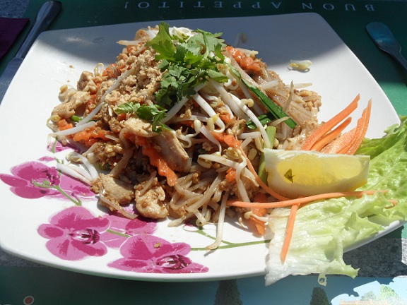 Pad Thai at the Aéro Bistro, Meyrin © genevafamilydiaries.net