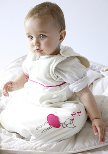 Baby Vera modelling one of Zizzz.ch's stylish baby sleeping bags © 2012 Zizzz.ch