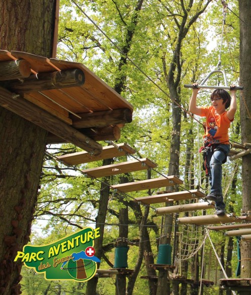 Hold on tight ! © Parc Aventure des Evaux, Onex.