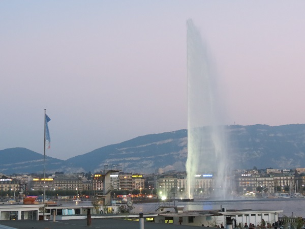 Midsummer evening views at the Bains, Geneva © genevafamilydiaries.net