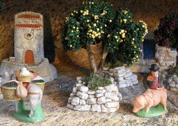 Handmade Santons de provence - photo © genevafamilydiaries.net