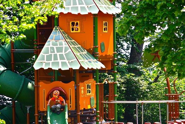 The playground at the Parc Pré Vert Signal de Bougy. Photo © Parc Pré Vert Signal de Bougy