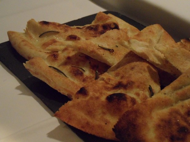 Oven-baked rosemary focaccia - Photo © genevafamilydiaries.net