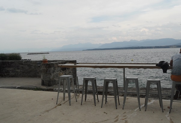 Apéro with a view, Nyon. Photo © genevafamilydiaries.net