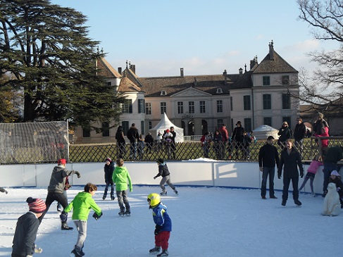 Coppet ice-rink.  Photo © genevafamilydiaries.net