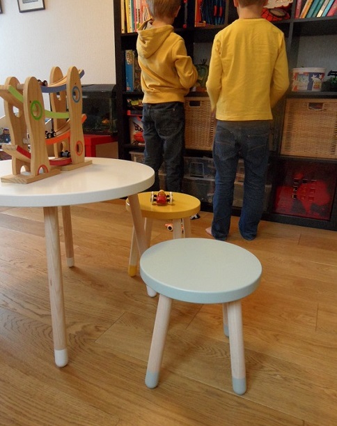 Flexa Play table & stools. Photo © genevafamilydiaries.net