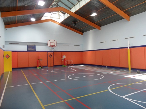 Gogi Kids Club: Indoor basketball court. Photo © genevafamilydiaries.net