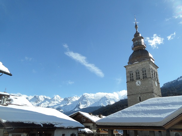 Glorious winter day in La Clusaz. Photo © genevafamilydiaries.net
