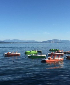 Hire a pedalo on the lake this summer! Photo © genevafamilydiaries.net