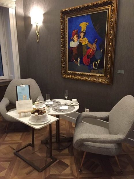 Living Room restaurant Hotel de la Paix, Geneva. Photo © 2016 genevafamilydiaries.net